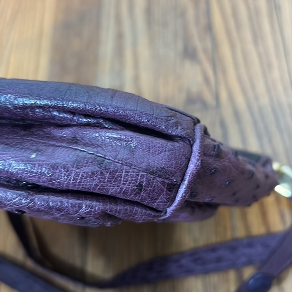 Purple Ostrich Texture Shoulder Bag adjustable‎ strap gold tone hardware - Picture 8 of 16